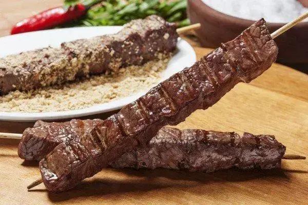 Espetinho de carne
