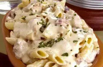 Macarrão ao molho branco