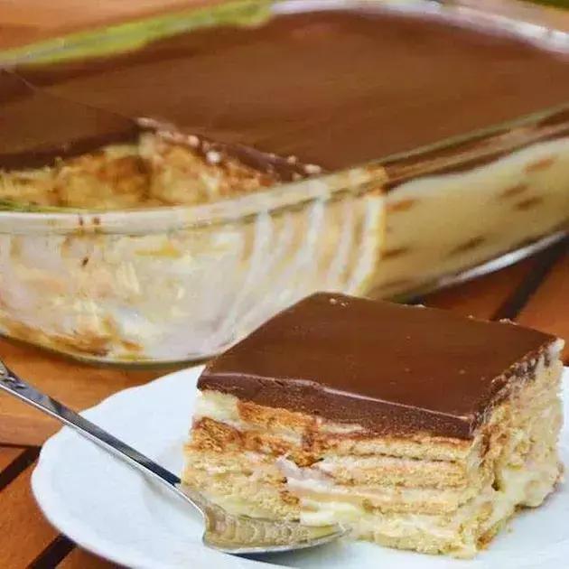 Pavê de bolacha maisena