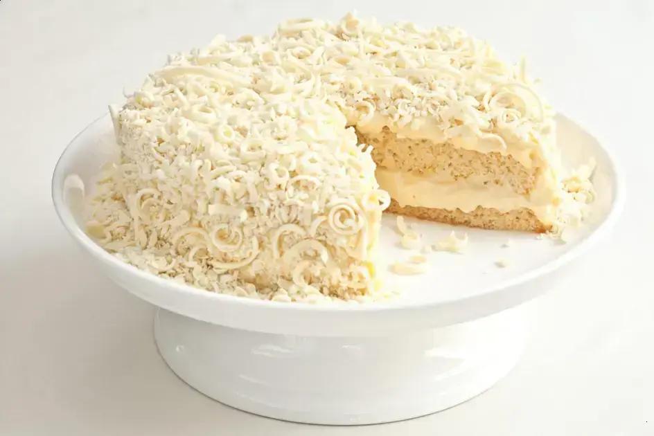 Bolo mousse de chocolate branco