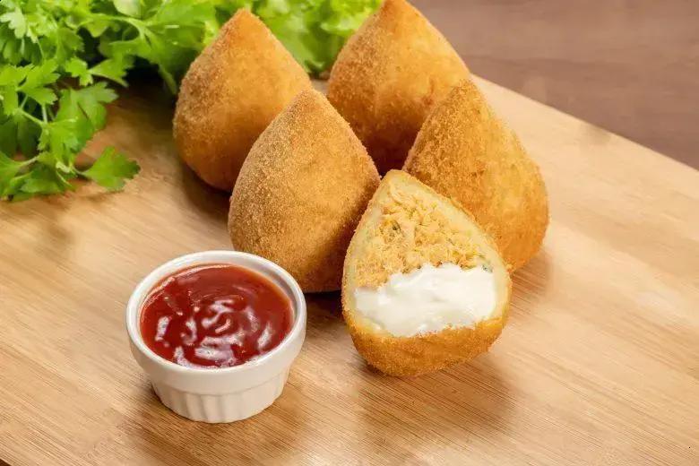 Coxinha de frango com catupiry