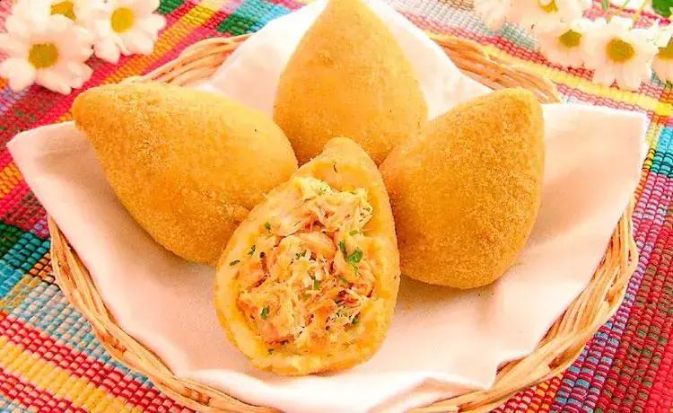 Coxinha de frango tradicional