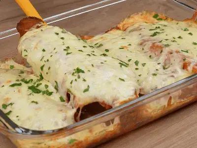 Frango à parmegiana com queijo minas