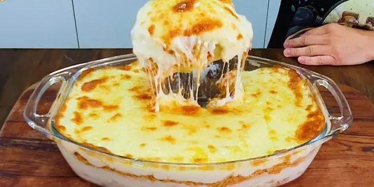 Lasanha de frango com molho branco