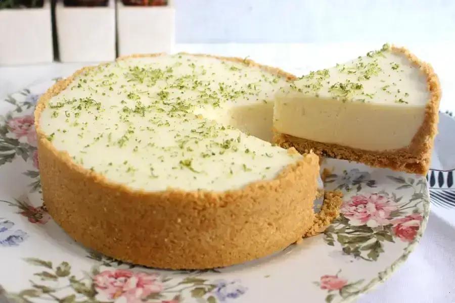 Torta de limão com base de biscoito