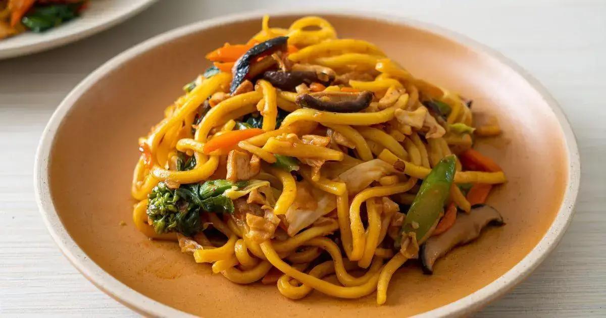 Yakissoba vegetariano