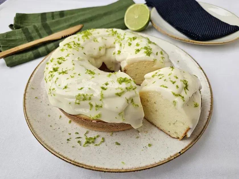 Bolo de limão com iogurte