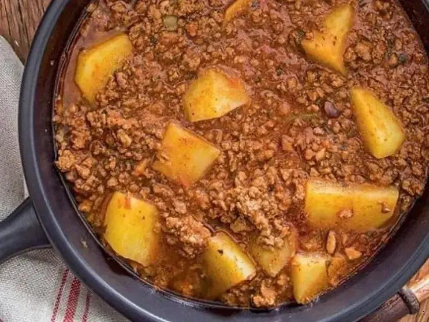 Carne moída com batata