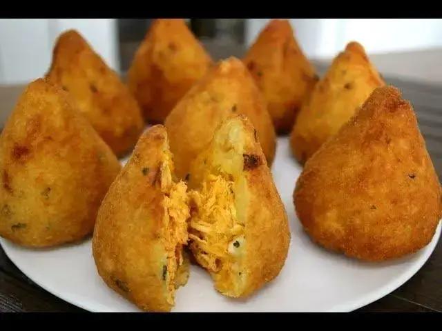 Coxinha de mandioca com frango