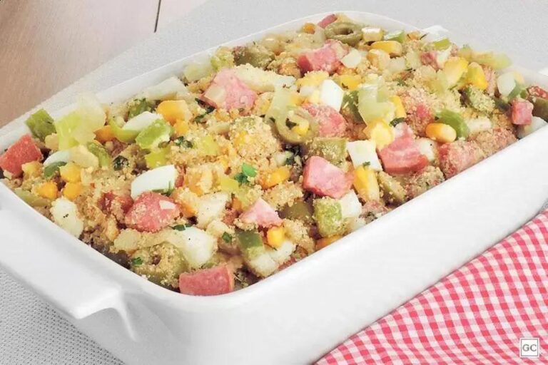 Farofa de calabresa com alho poró