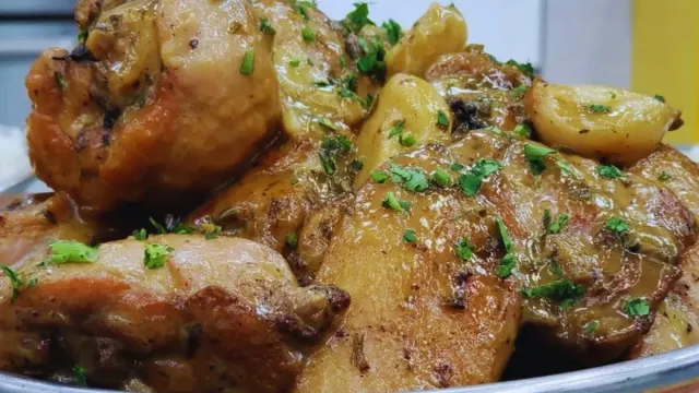 Frango alho e óleo: simples, douradinho e o favorito quando quero algo rápido e saboroso
