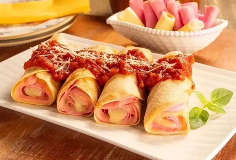 Panqueca recheada com queijo e presunto