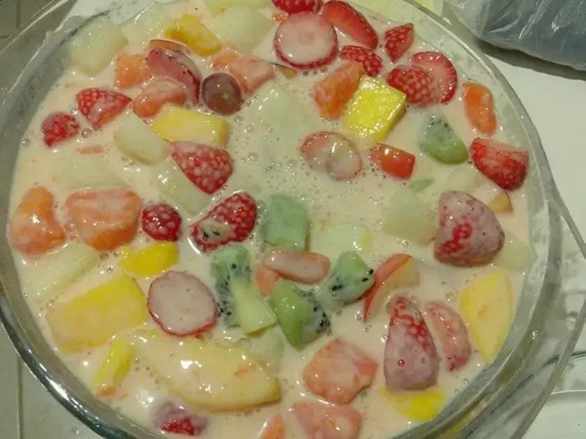 Salada de fruta cremosa