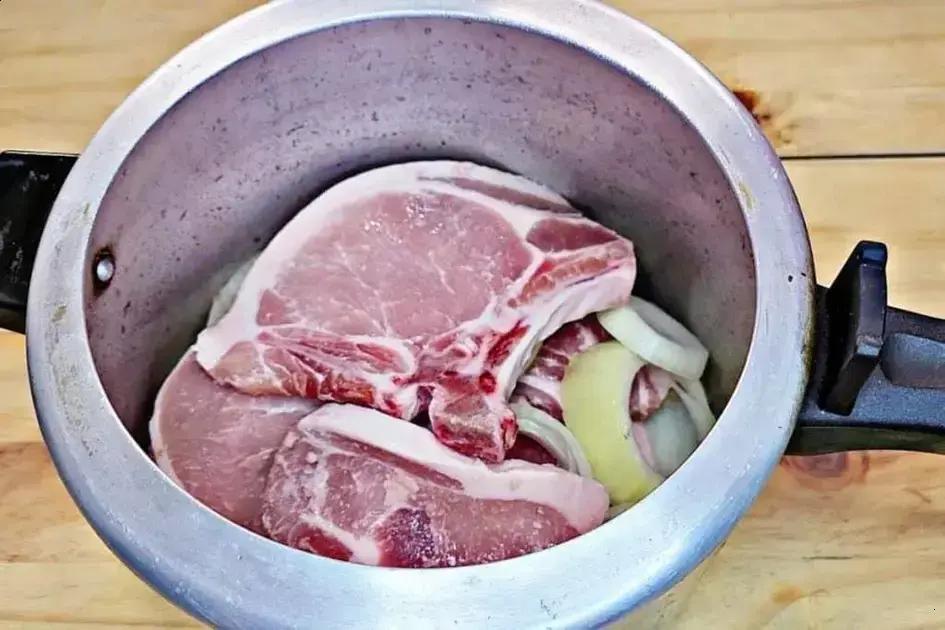 bisteca na panela de pressão