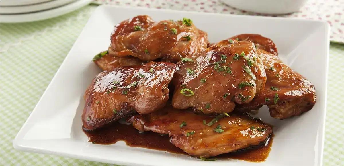 Sobrecoxa de frango agridoce