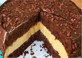 Bolo de mousse de maracujá com chocolate: o equilíbrio perfeito em cada fatia