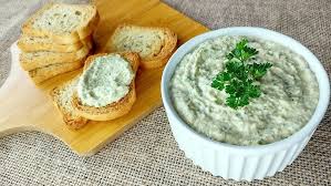 Pate de queijo e azeitona: receita cremosa para petiscos fáceis e irresistíveis