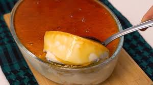 Pudim na travessa cremoso: praticidade e sabor em uma sobremesa irresistível