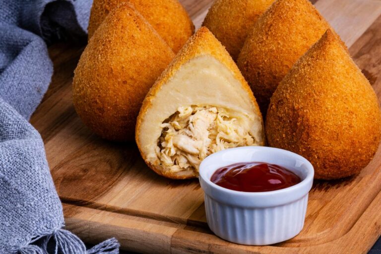 Coxinha que não estoura no óleo: receita prática com massa cremosa e sequinha