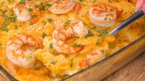 Escondidinho de camarão cremoso com purê de mandioca para surpreender no jantar